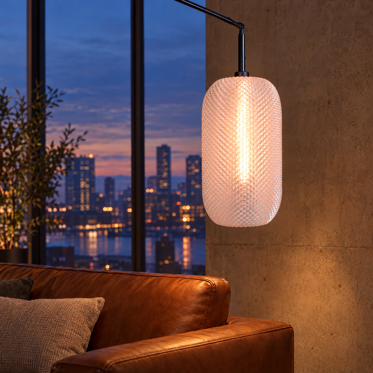 KOTTEN lampskärm på stativ i modern vindsvåning